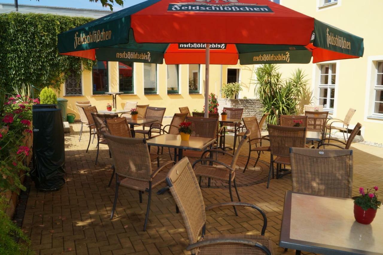 Ferienwohnungen Im Gasthaus Zur Gruenen Wiese Зебниц Экстерьер фото